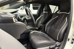 valkoinen Toyota Corolla 2020 kuva 13.