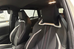 valkoinen Toyota Corolla 2020 kuva 14.