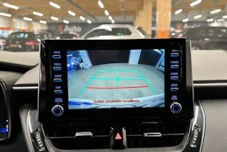 valkoinen Toyota Corolla 2020 kuva 15.