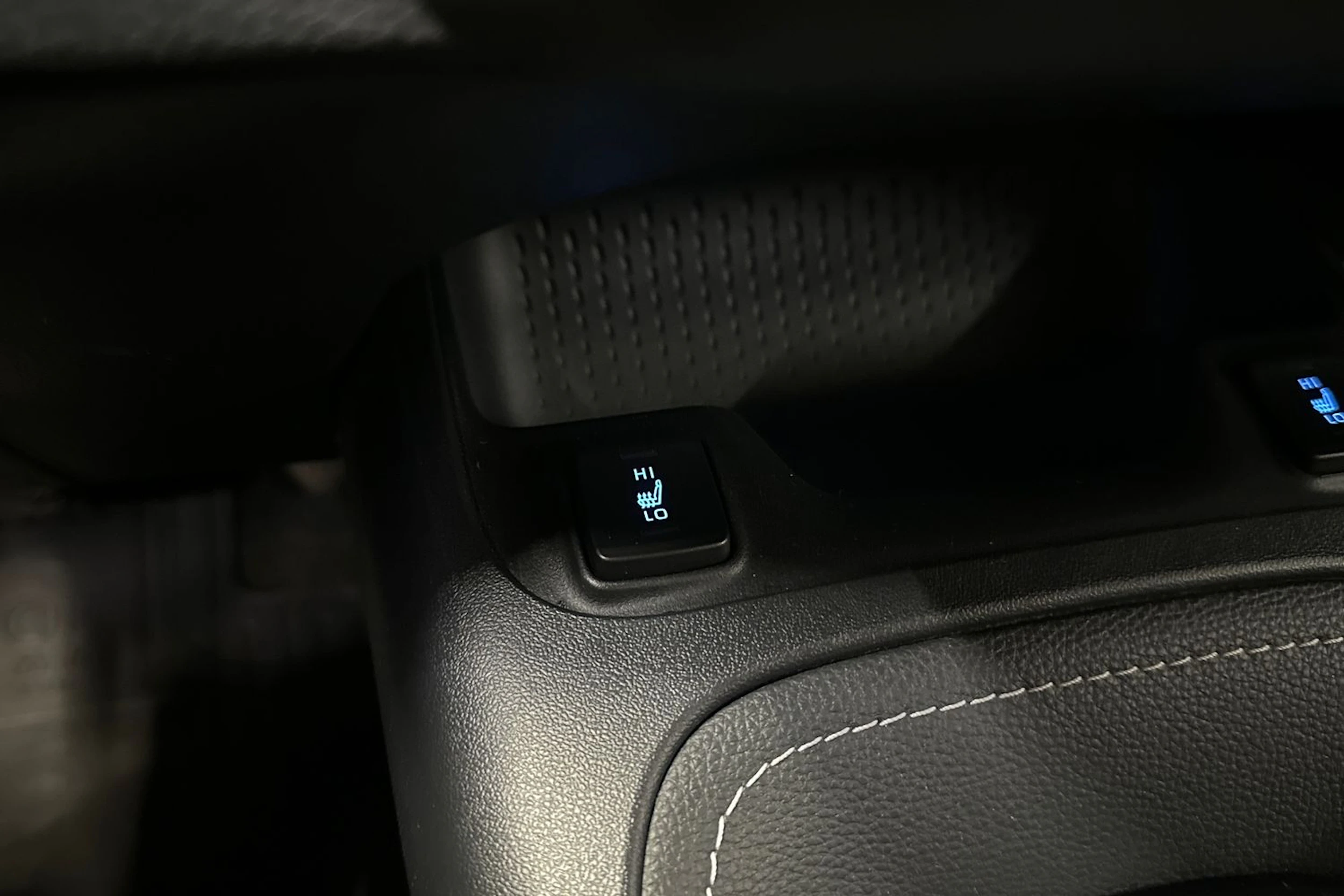 valkoinen Toyota Corolla 2020 kuva 19.