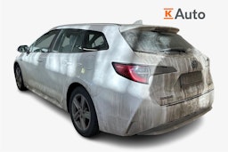 Valkoinen Toyota Corolla 2020 kuva 2.