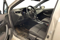 valkoinen Toyota Corolla 2020 kuva 3.