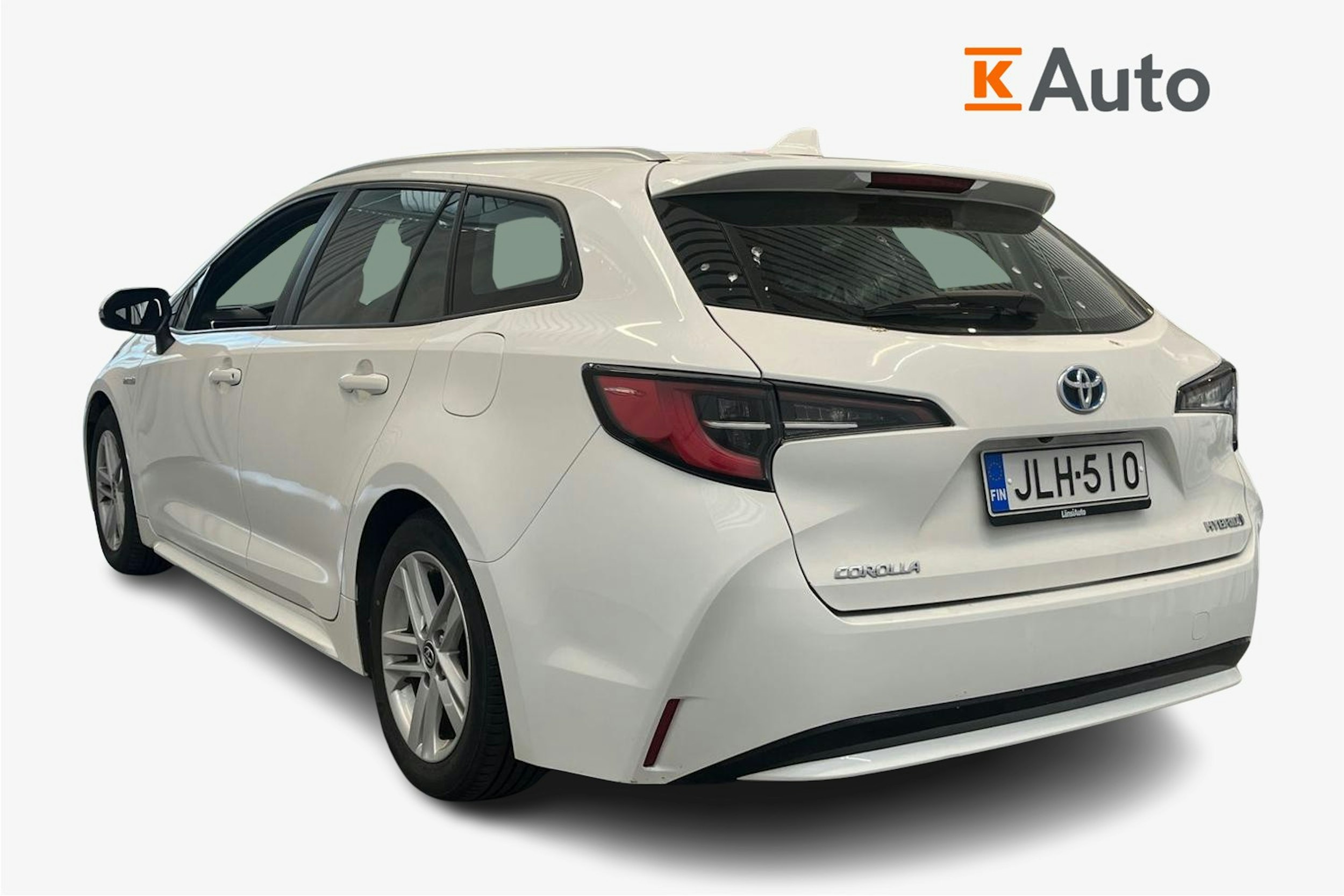 Valkoinen Toyota Corolla 2020 kuva 2.