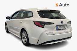 Valkoinen Toyota Corolla 2020 kuva 2.