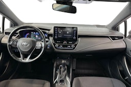 Valkoinen Toyota Corolla 2020 kuva 9.