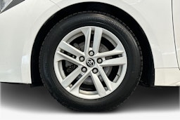 Valkoinen Toyota Corolla 2020 kuva 11.