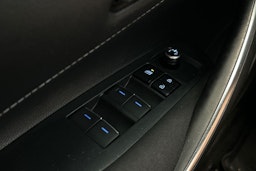 Valkoinen Toyota Corolla 2020 kuva 16.
