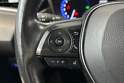 Valkoinen Toyota Corolla 2020 kuva 18.