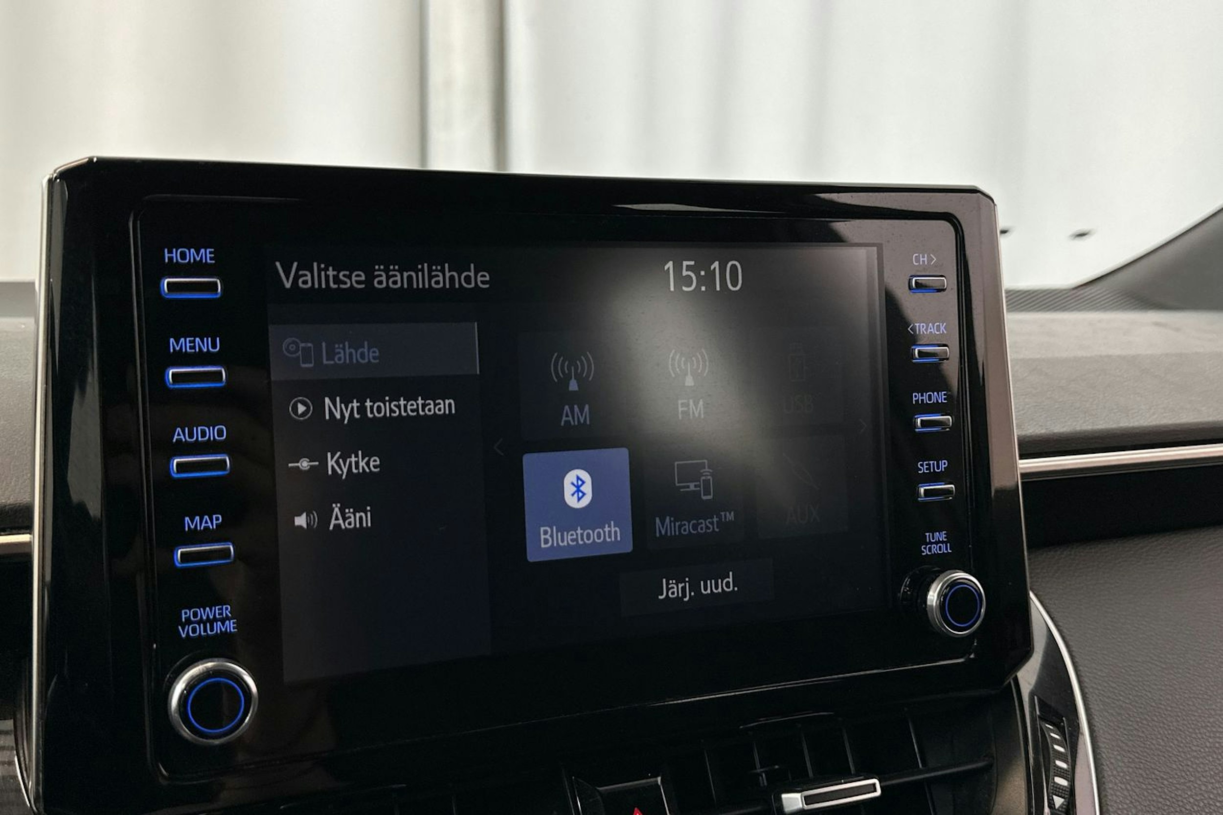 Valkoinen Toyota Corolla 2020 kuva 24.