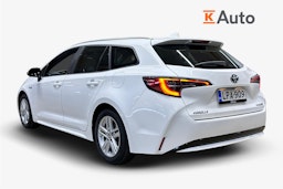 valkoinen Toyota Corolla 2020 kuva 2.