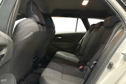 valkoinen Toyota Corolla 2020 kuva 10.