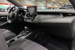 valkoinen Toyota Corolla 2020 kuva 12.