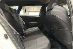 valkoinen Toyota Corolla 2020 kuva 14.