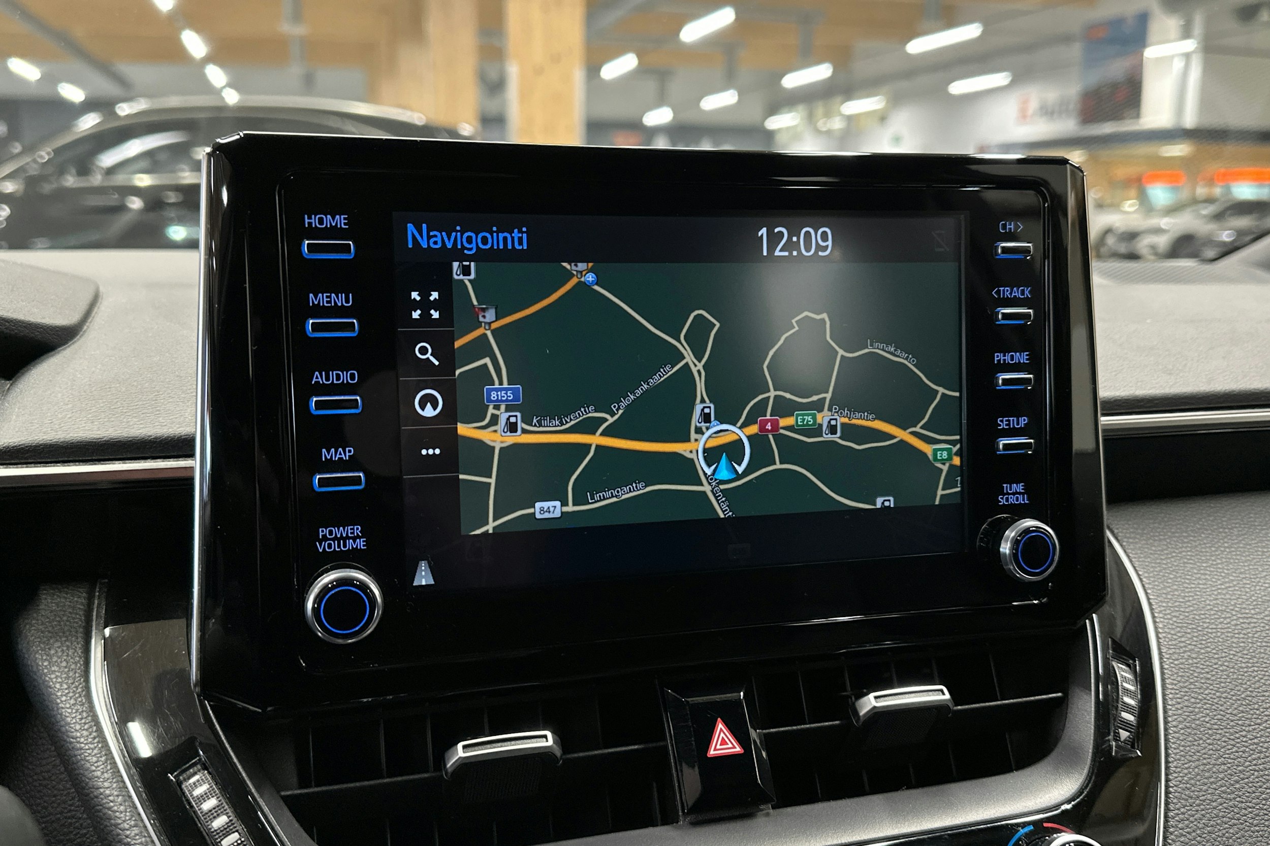 valkoinen Toyota Corolla 2020 kuva 19.