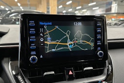valkoinen Toyota Corolla 2020 kuva 19.