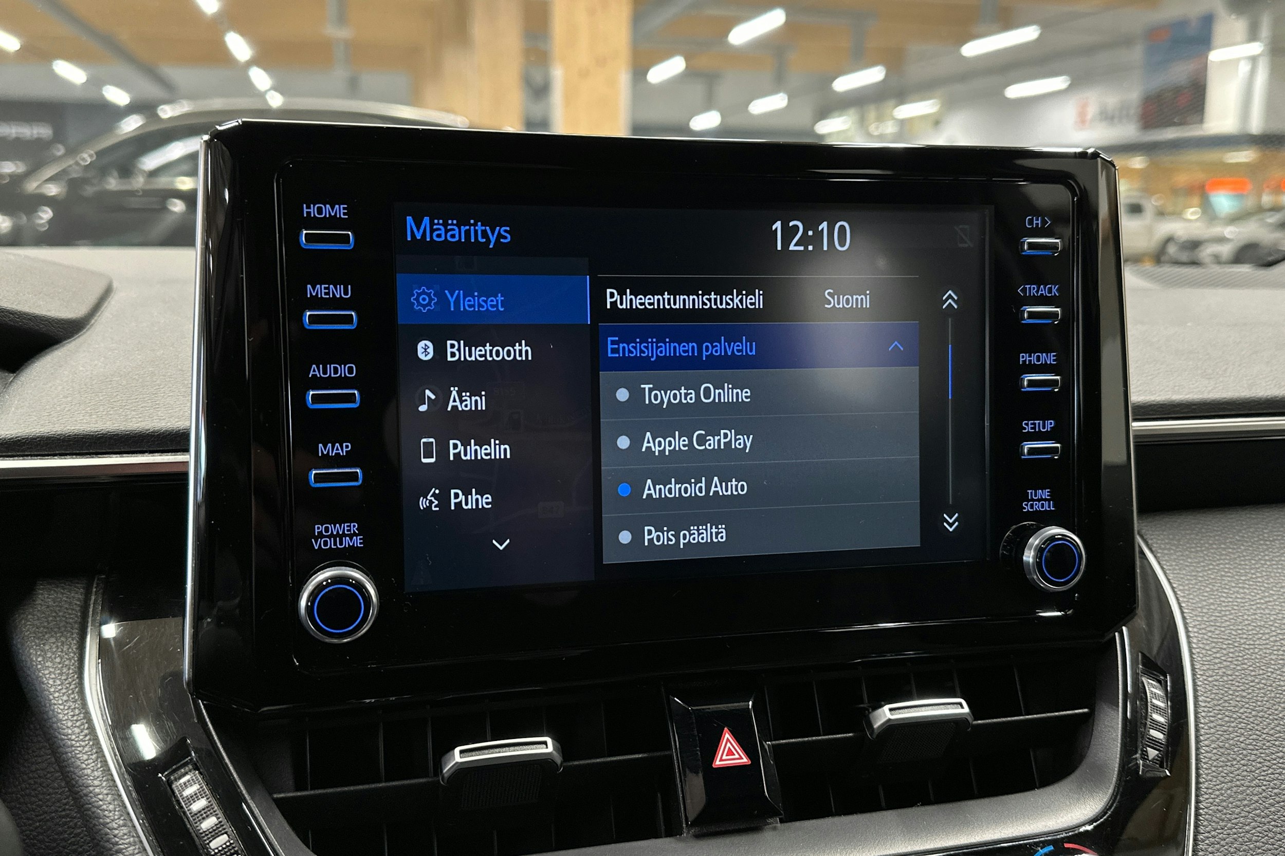 valkoinen Toyota Corolla 2020 kuva 20.