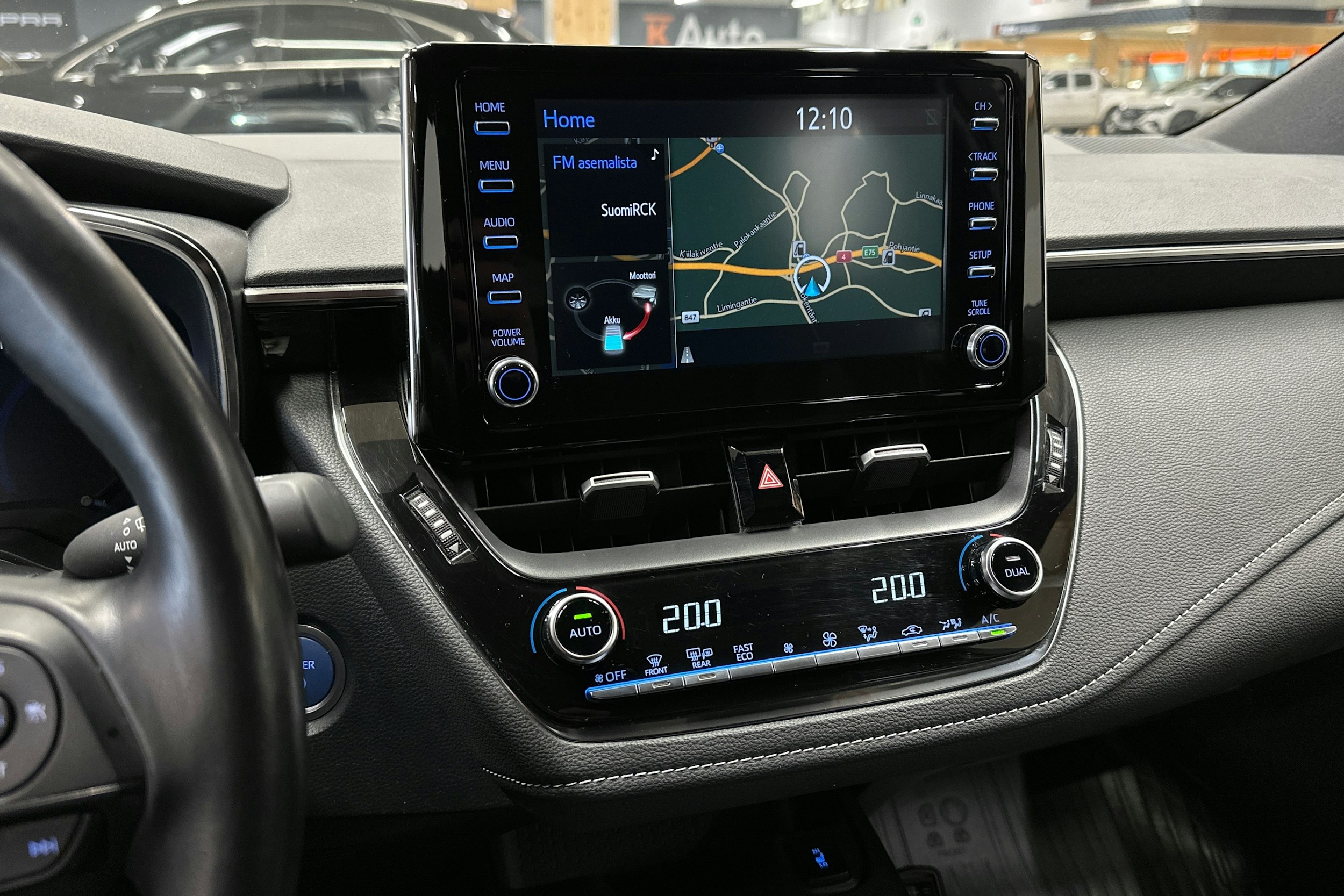 valkoinen Toyota Corolla 2020 kuva 21.