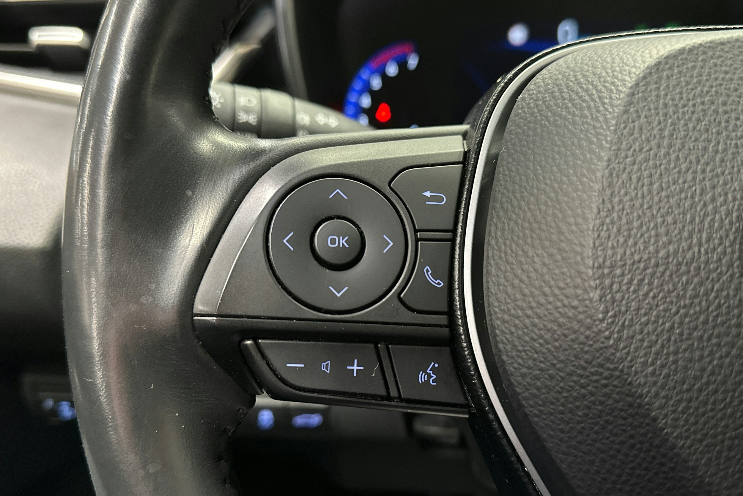 valkoinen Toyota Corolla 2020 kuva 24.
