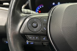 valkoinen Toyota Corolla 2020 kuva 24.