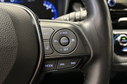 valkoinen Toyota Corolla 2020 kuva 25.