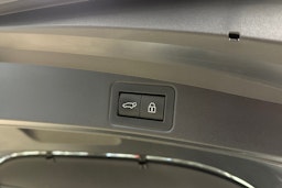 valkoinen Toyota Corolla 2020 kuva 29.