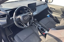 valkoinen Toyota Corolla 2020 kuva 3.