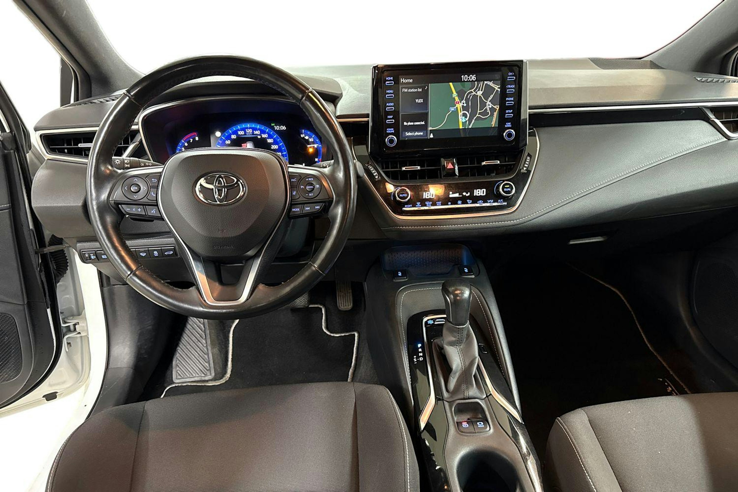 valkoinen Toyota Corolla 2020 kuva 9.