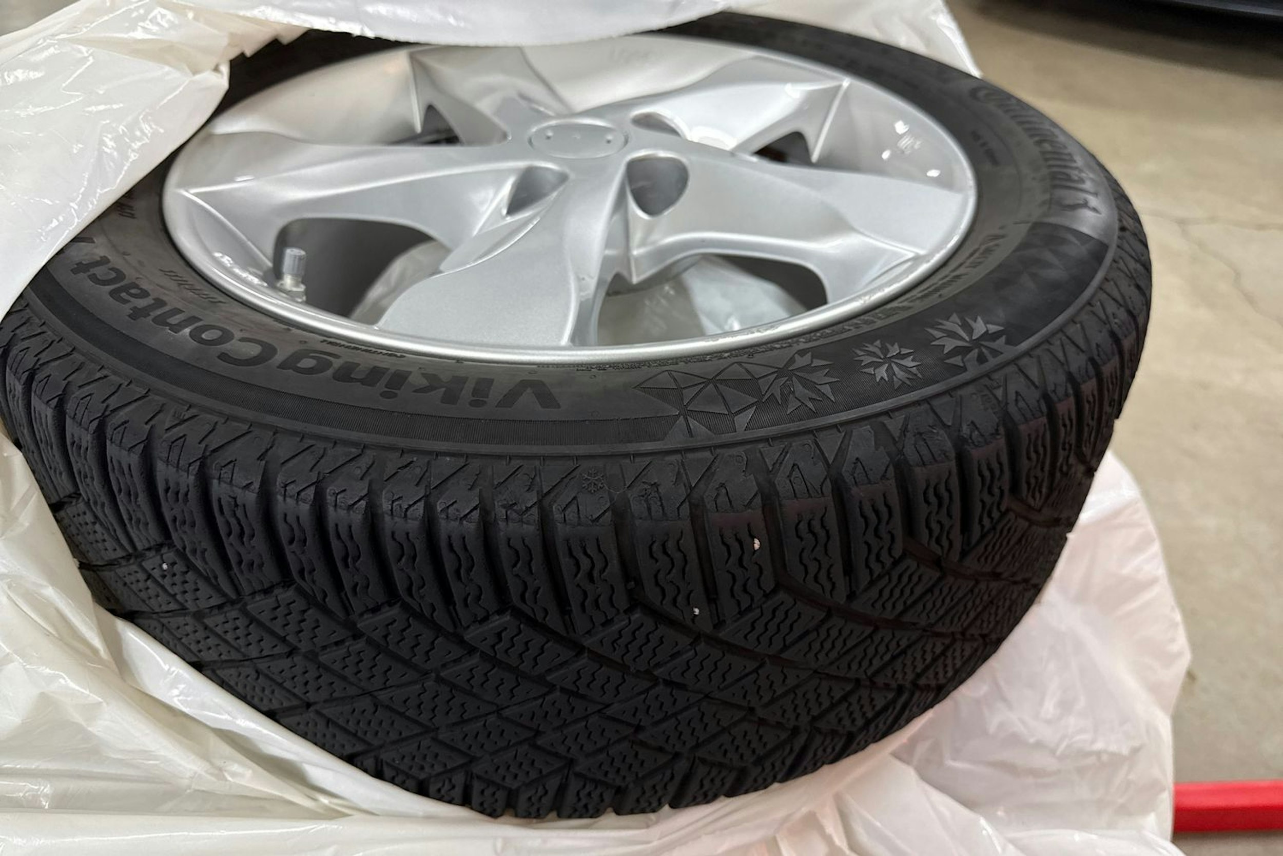 valkoinen Toyota Corolla 2020 kuva 13.