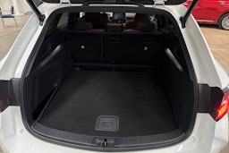 valkoinen Toyota Corolla 2020 kuva 15.