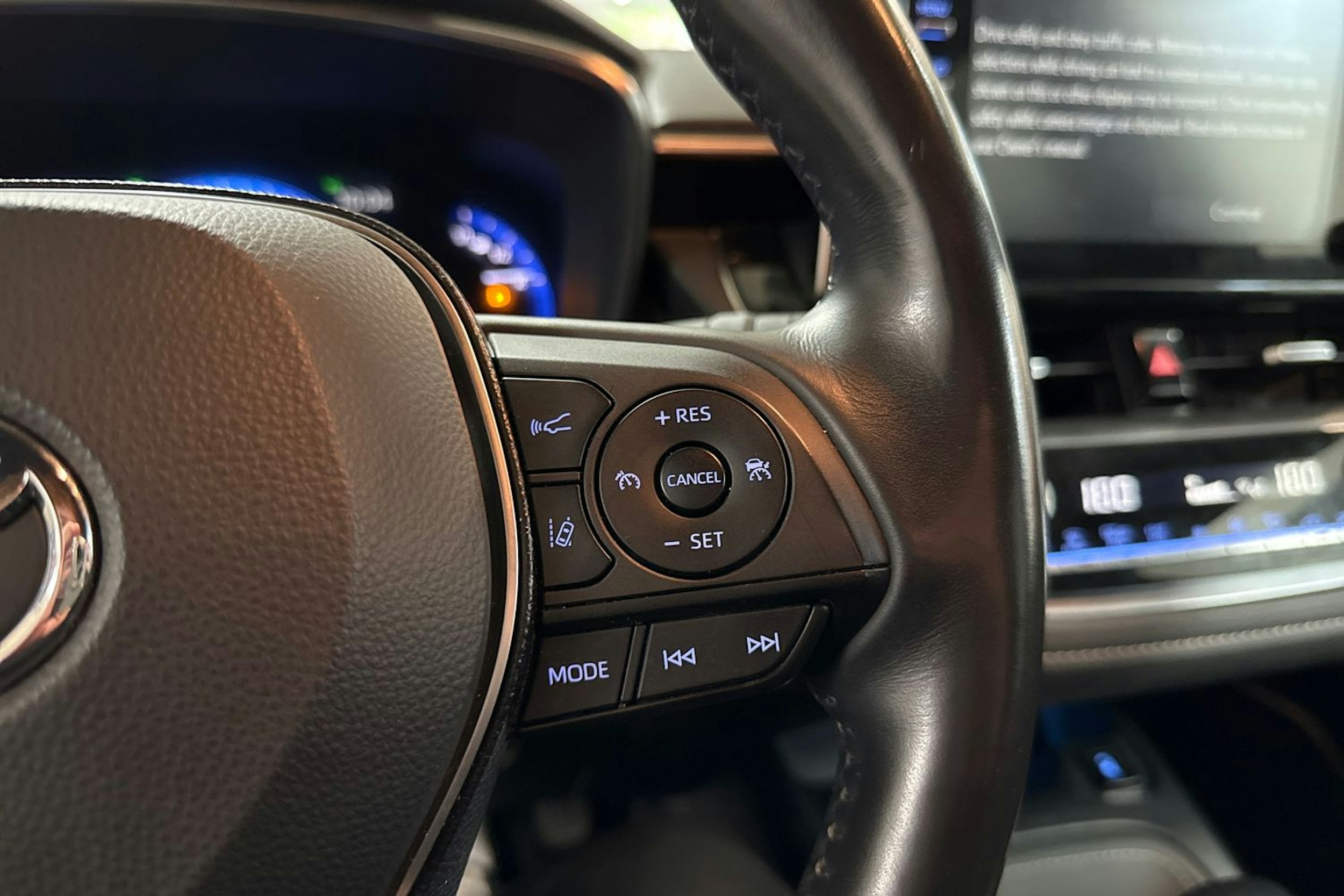 valkoinen Toyota Corolla 2020 kuva 18.