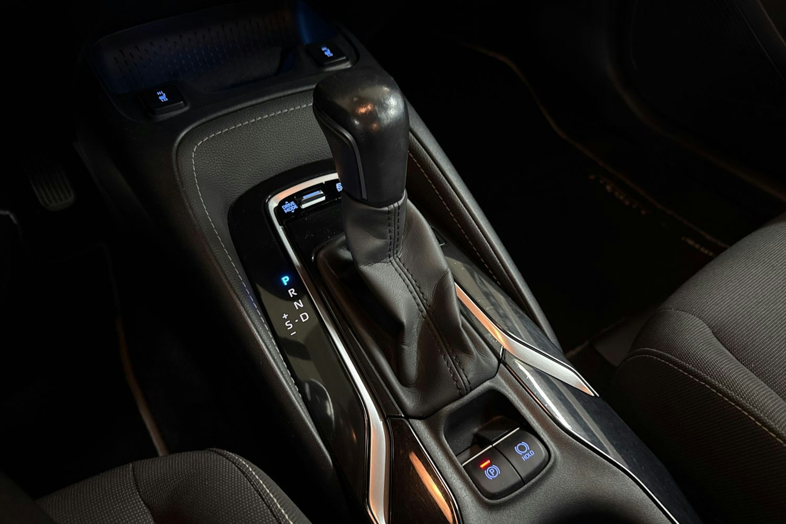 valkoinen Toyota Corolla 2020 kuva 24.