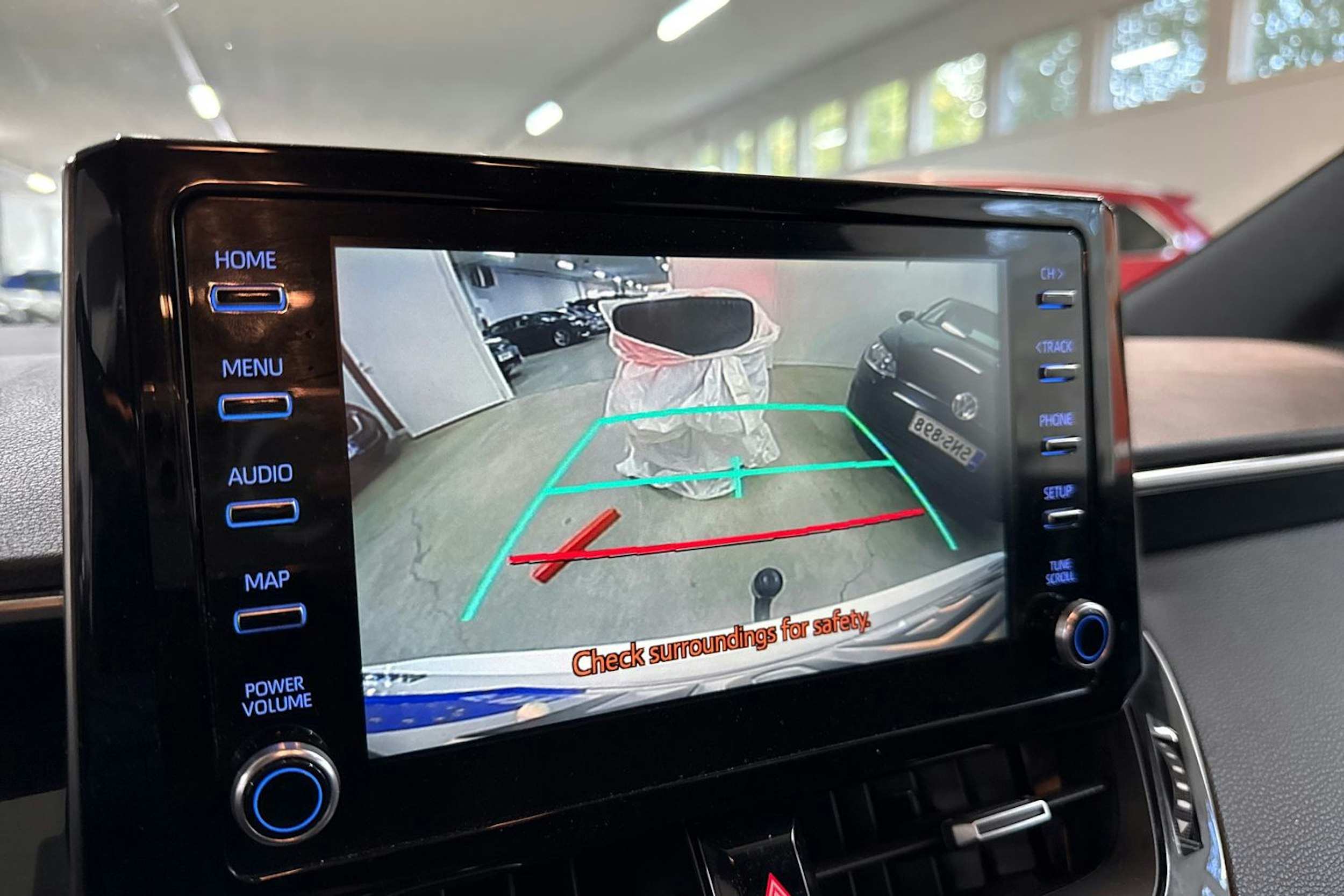 valkoinen Toyota Corolla 2020 kuva 25.