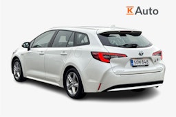 valkoinen Toyota Corolla 2020 kuva 2.