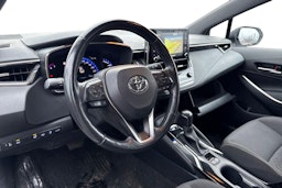 valkoinen Toyota Corolla 2020 kuva 3.