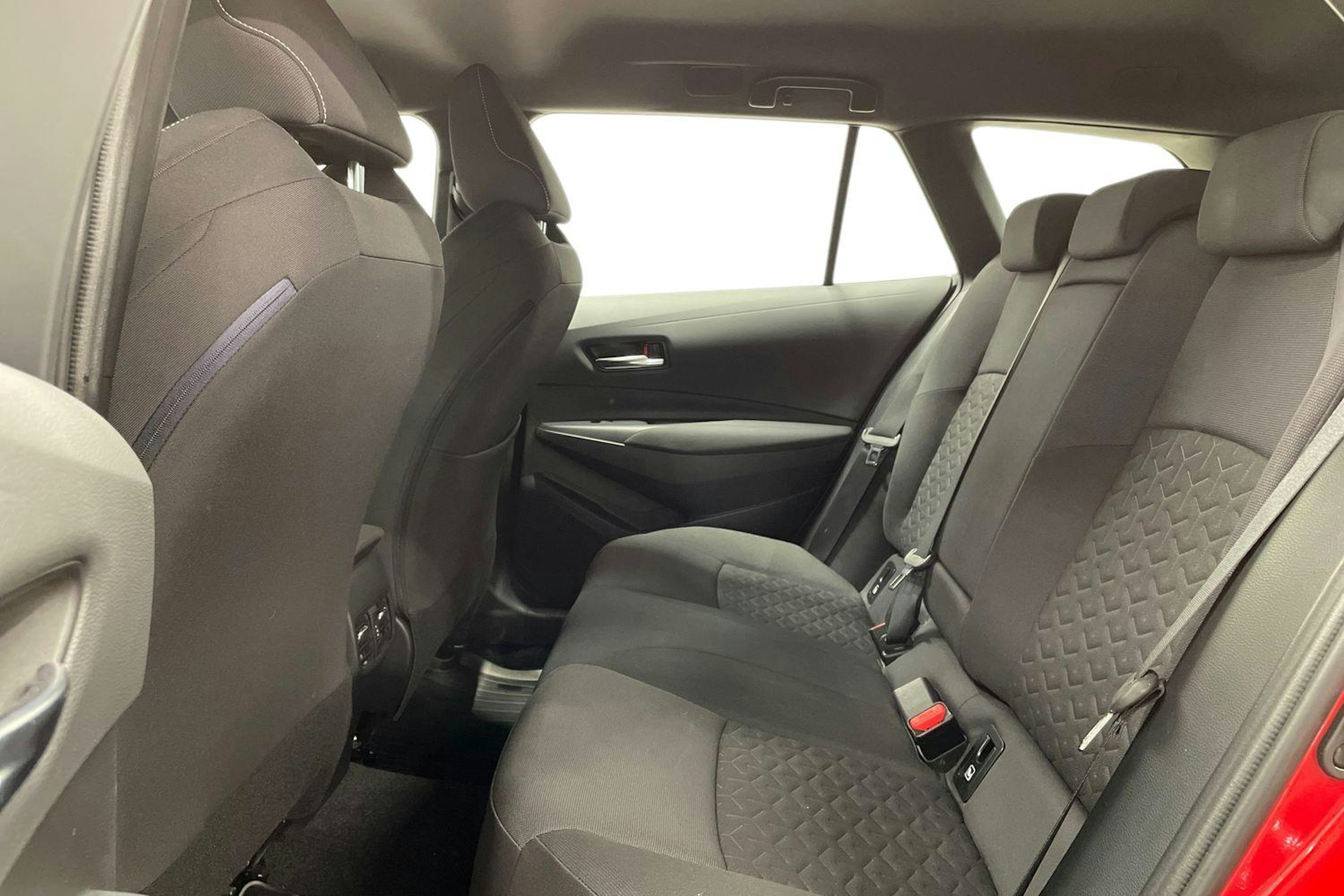 punainen Toyota Corolla 2020 kuva 10.