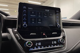 punainen Toyota Corolla 2020 kuva 17.