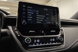 punainen Toyota Corolla 2020 kuva 18.