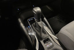 punainen Toyota Corolla 2020 kuva 21.