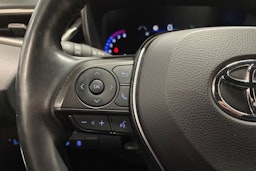 punainen Toyota Corolla 2020 kuva 23.