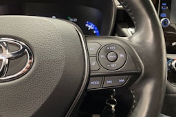 punainen Toyota Corolla 2020 kuva 24.