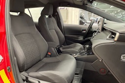 punainen Toyota Corolla 2020 kuva 26.