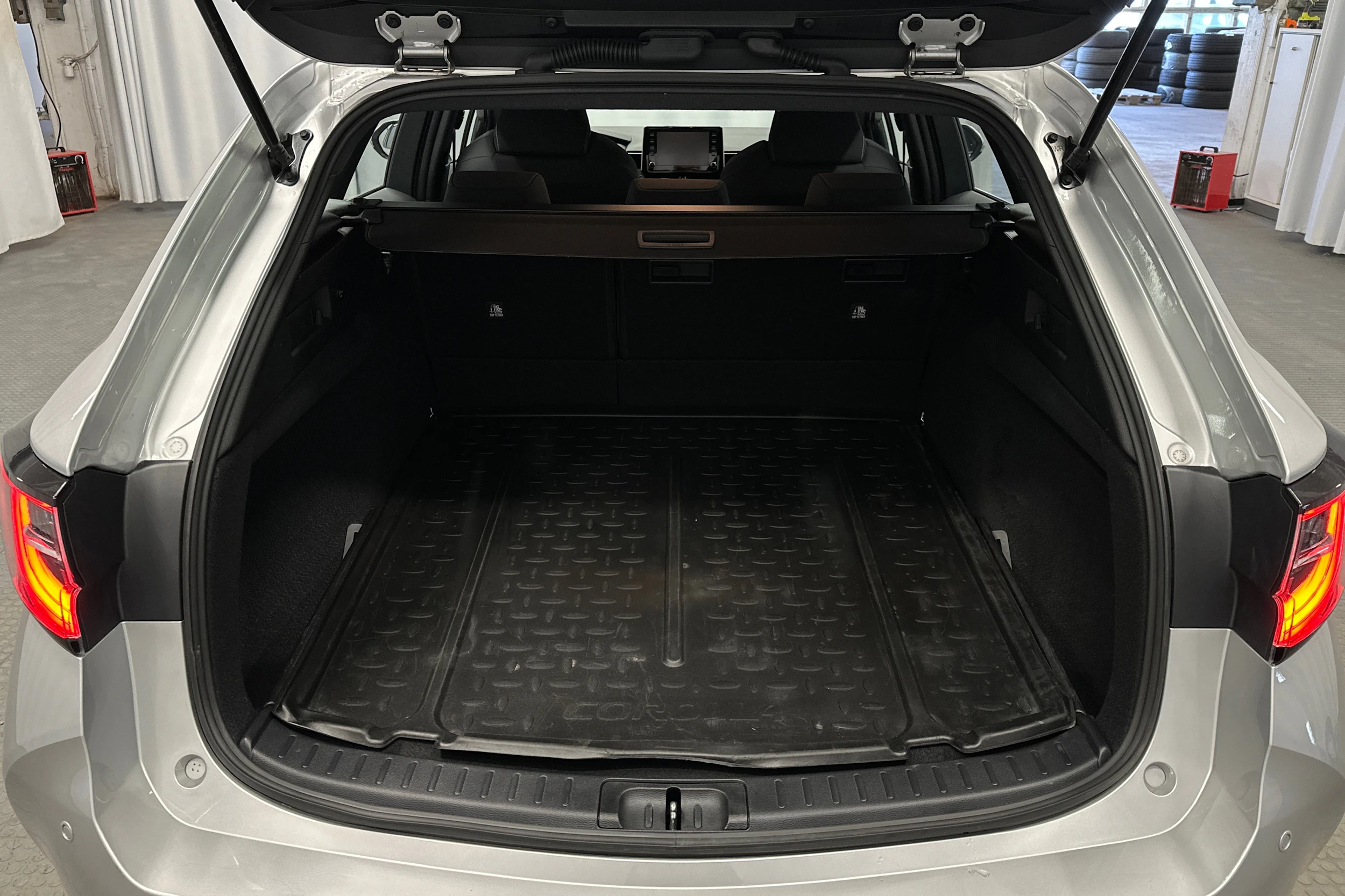 hopea Toyota Corolla 2020 kuva 15.