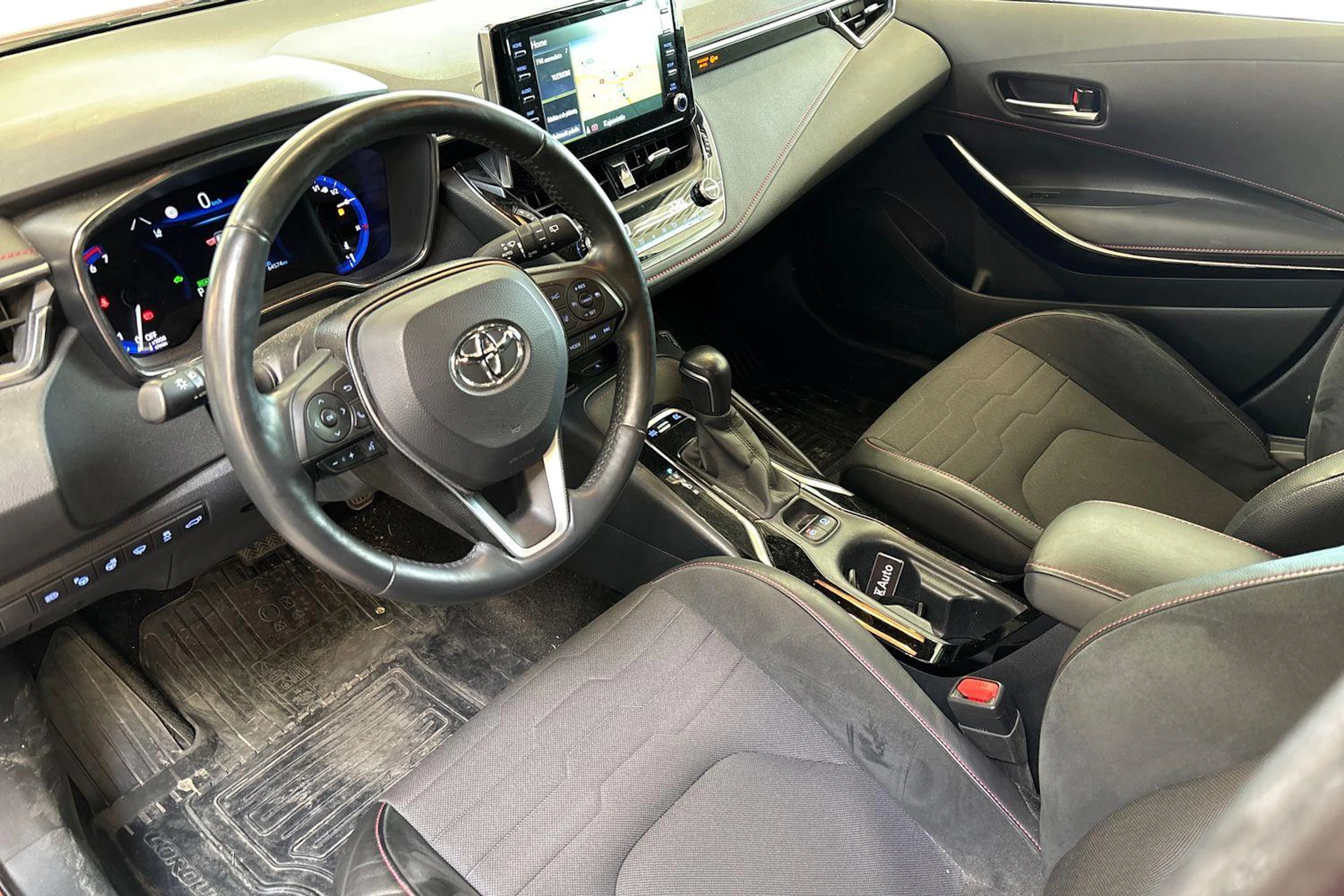 Punainen Toyota Corolla 2020 kuva 3.