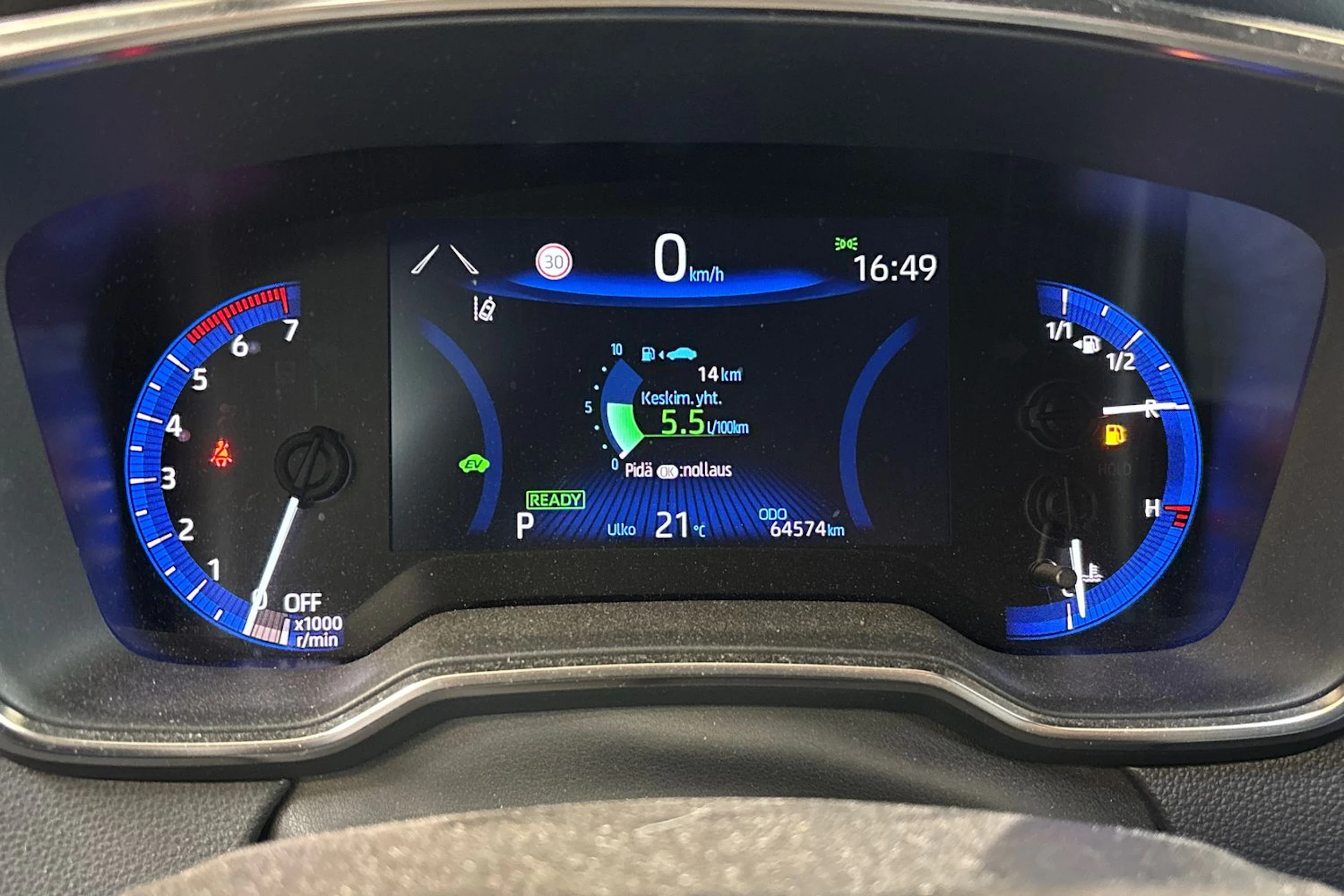 Punainen Toyota Corolla 2020 kuva 5.