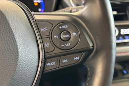 Punainen Toyota Corolla 2020 kuva 6.