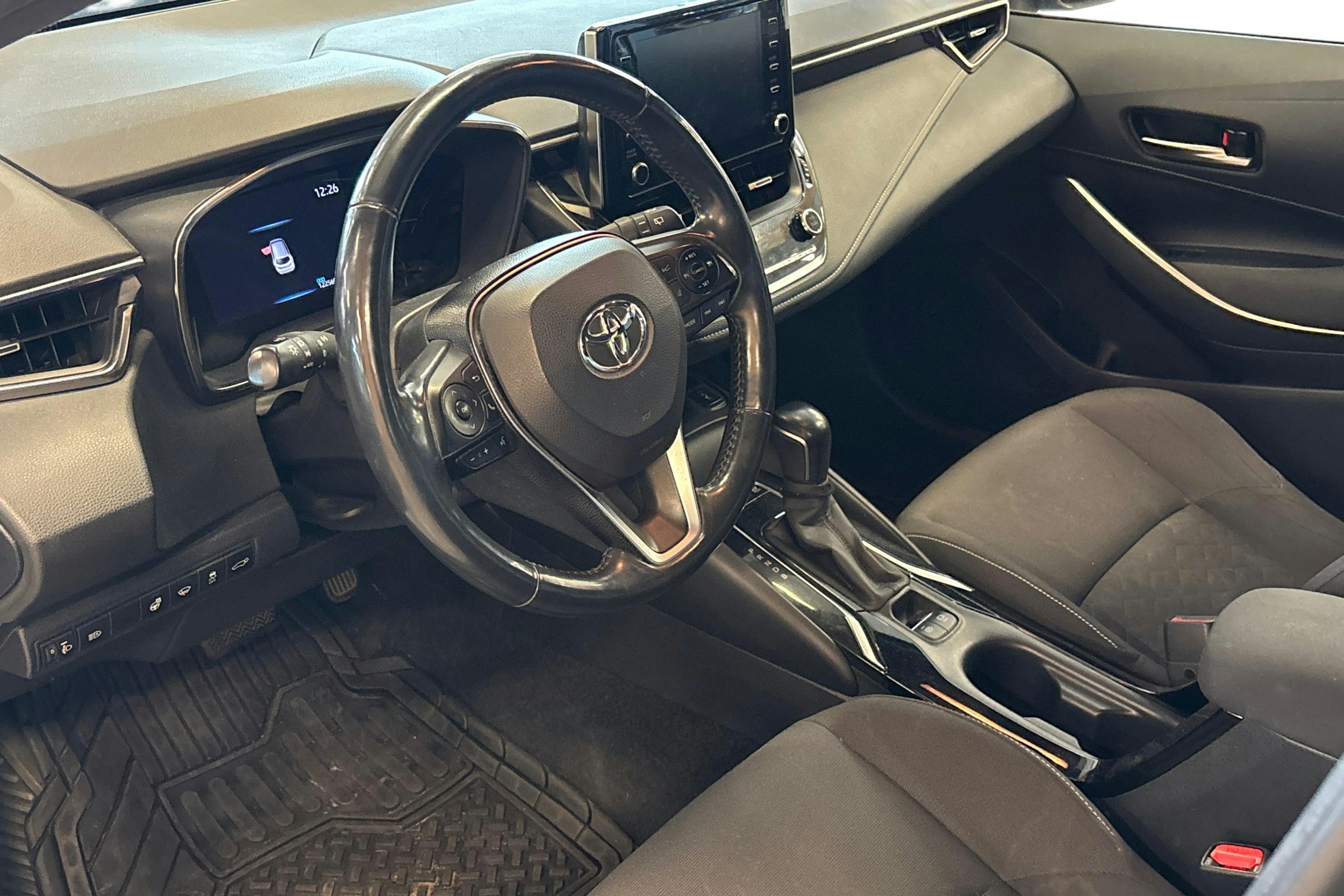 musta Toyota Corolla 2020 kuva 3.