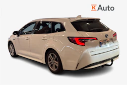 valkoinen Toyota Corolla 2020 kuva 2.
