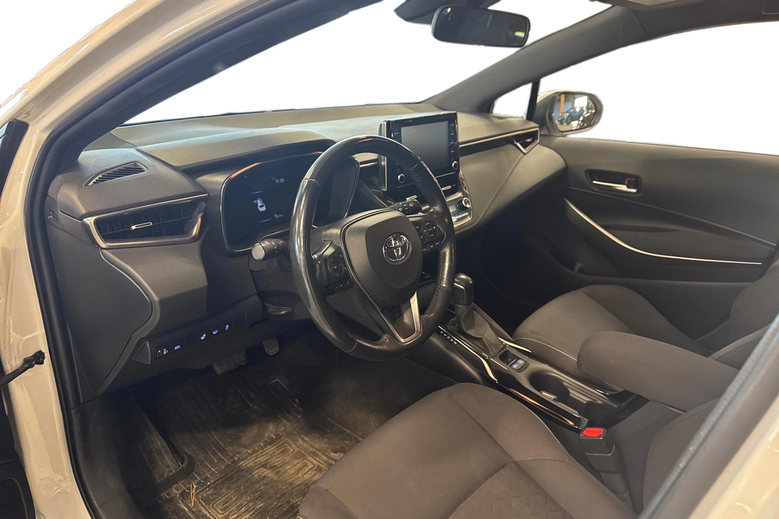 valkoinen Toyota Corolla 2020 kuva 3.