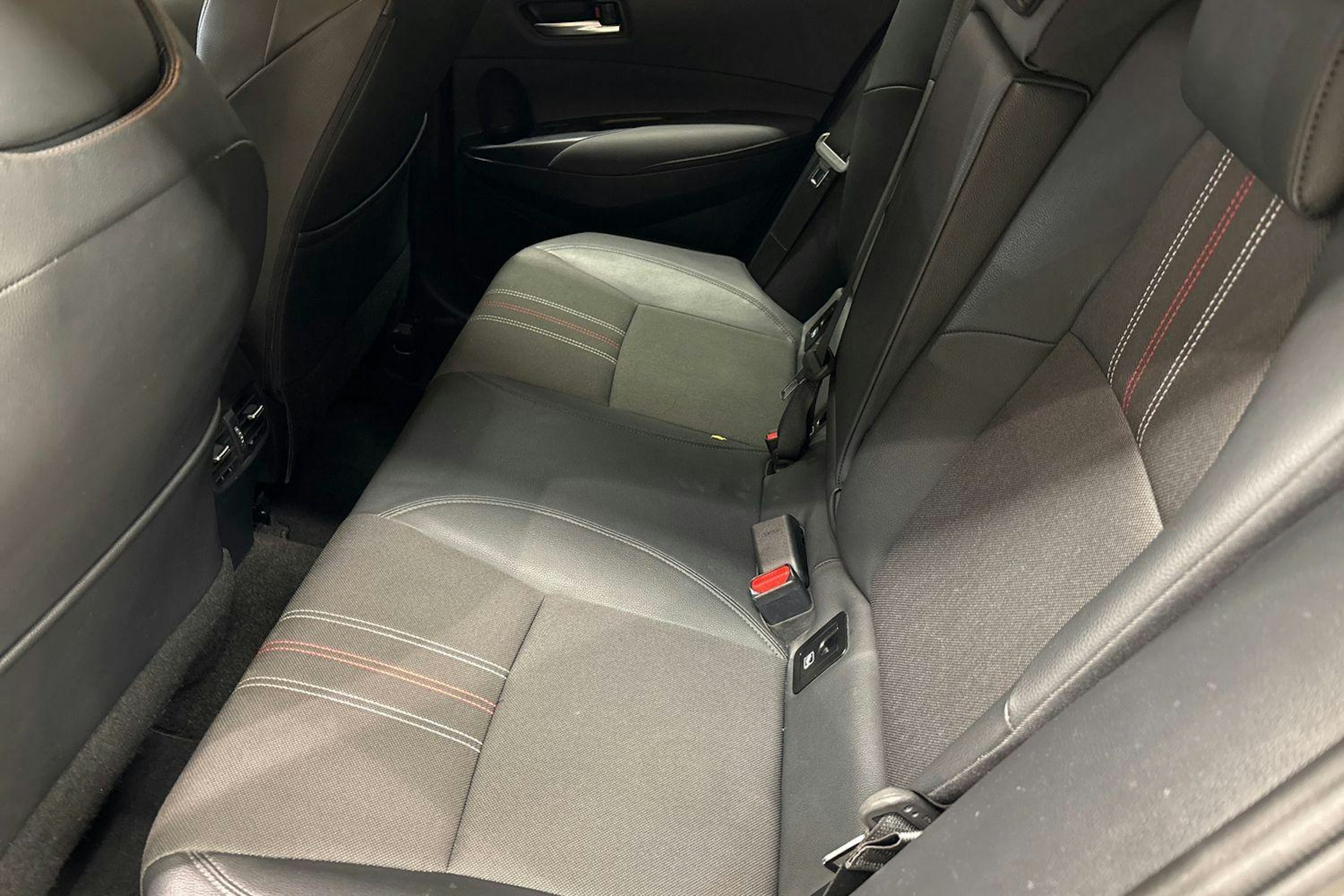 Hopea Toyota Corolla 2020 kuva 10.