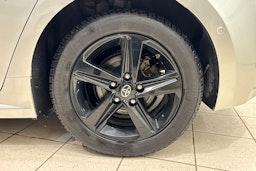 Hopea Toyota Corolla 2020 kuva 13.